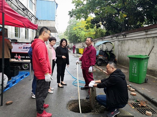 整治琥珀农贸市场下水管网.png
