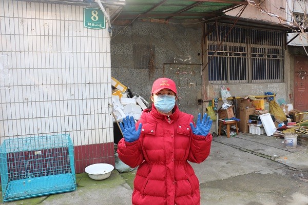 行走在邮政小区巡查.JPG
