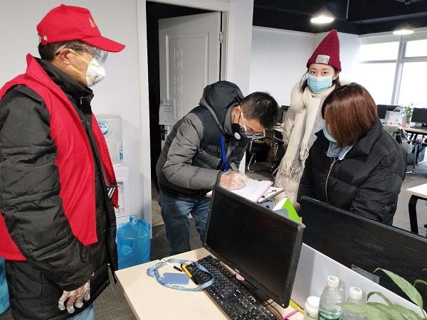 党建指导员督查企业防控措施.jpg