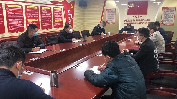 图2：小区治理共同体商议“众筹植树、全民认养”党建项目。.jpg