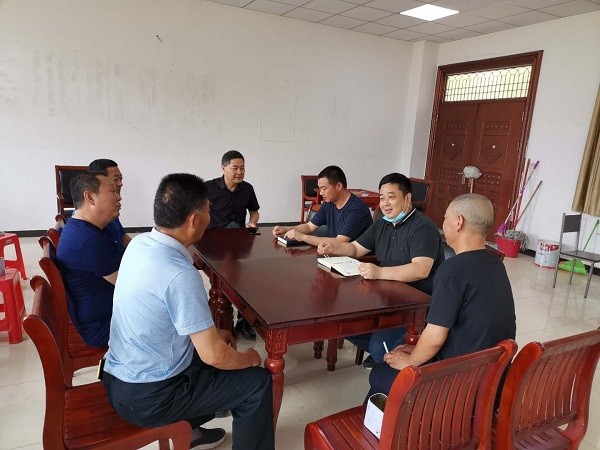参加议事会.jpg