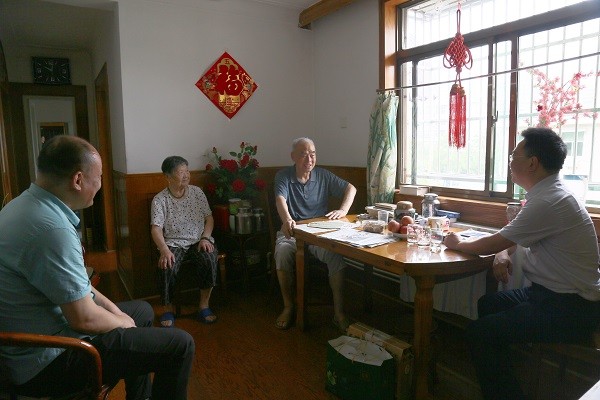 吴勇走访1.jpg