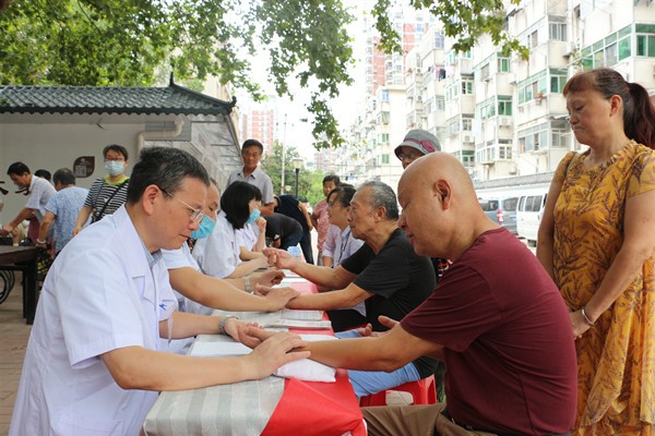 8.8中医传承进社区_副本.jpg