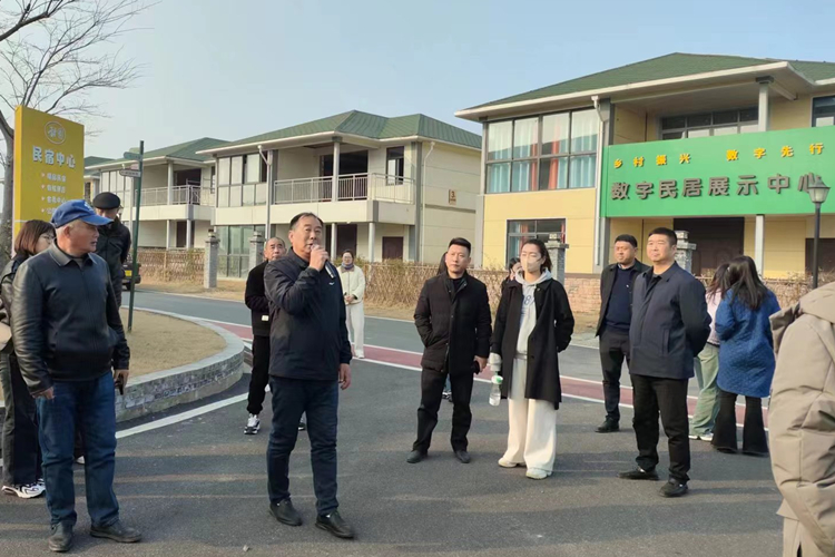 3.7实地参观1.jpg