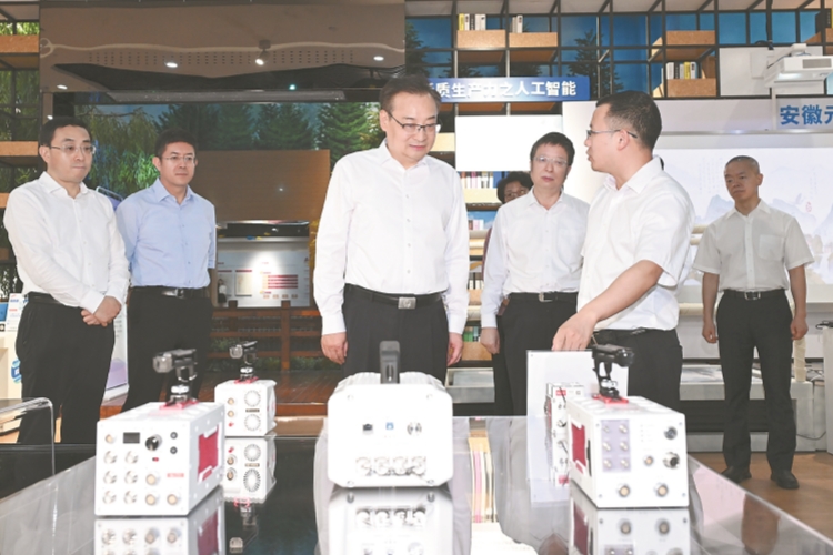 省委书记梁言顺在合肥市调研文化产业发展情况