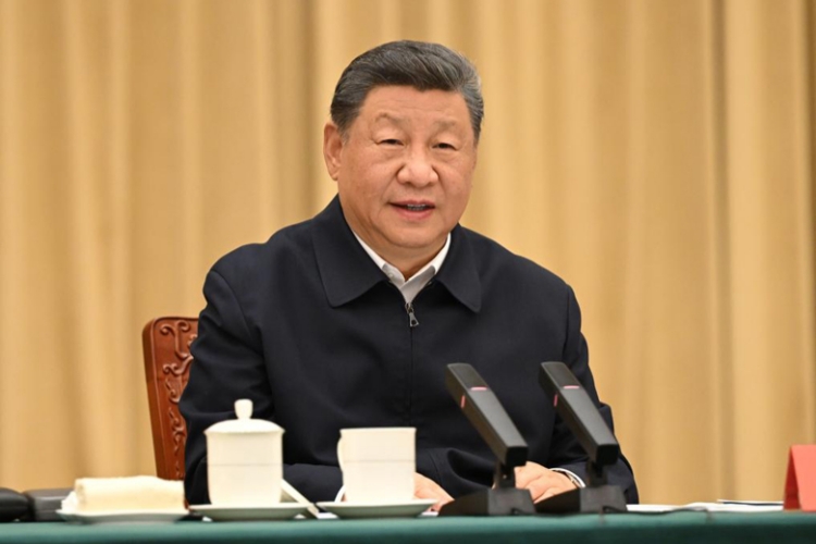 习近平听取新疆维吾尔自治区党委和政府工作汇报
