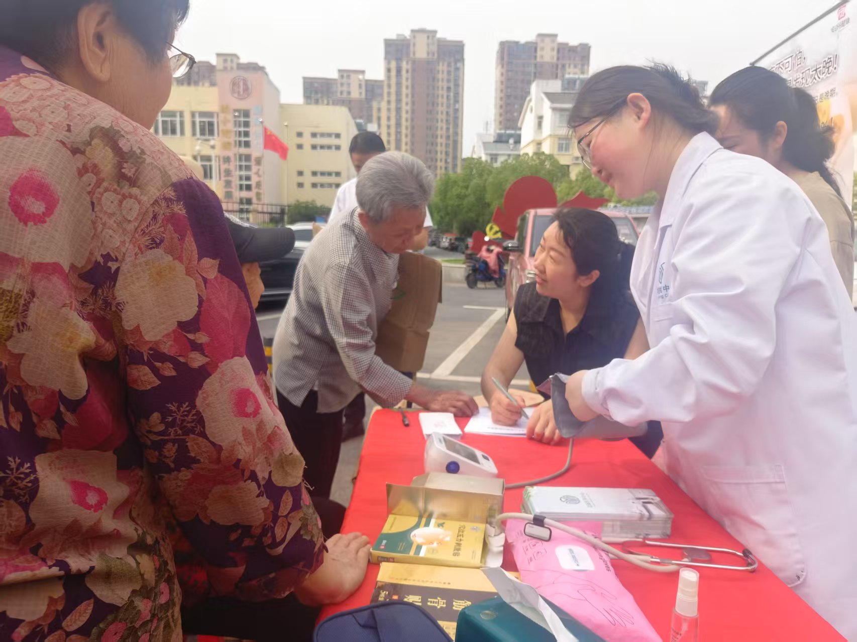 蜀山经开区山湖苑社区：党建领航“三进阶” 助力情暖夕阳“三提升”